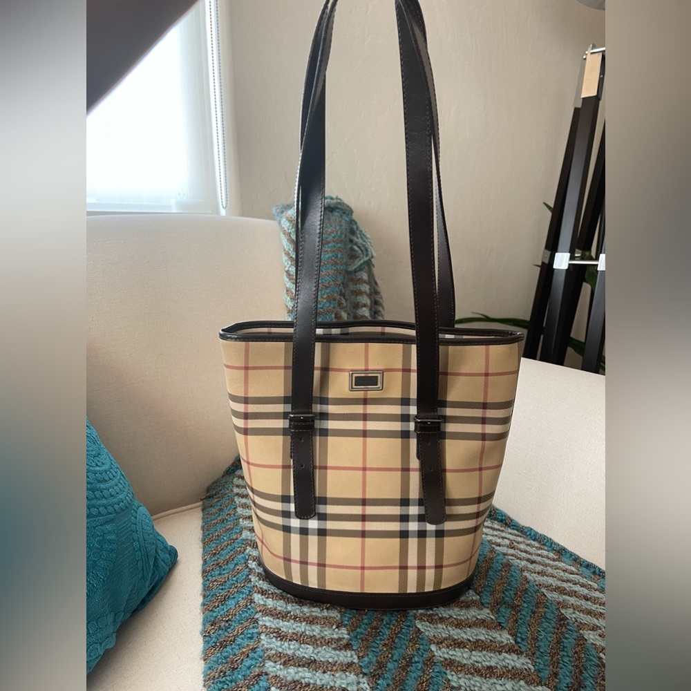 ‼️Sold‼️Burberry shoulder bag